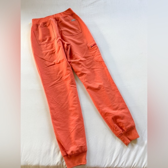Figs Orange Scrubs Joggers size XS - Picture 2 of 5
